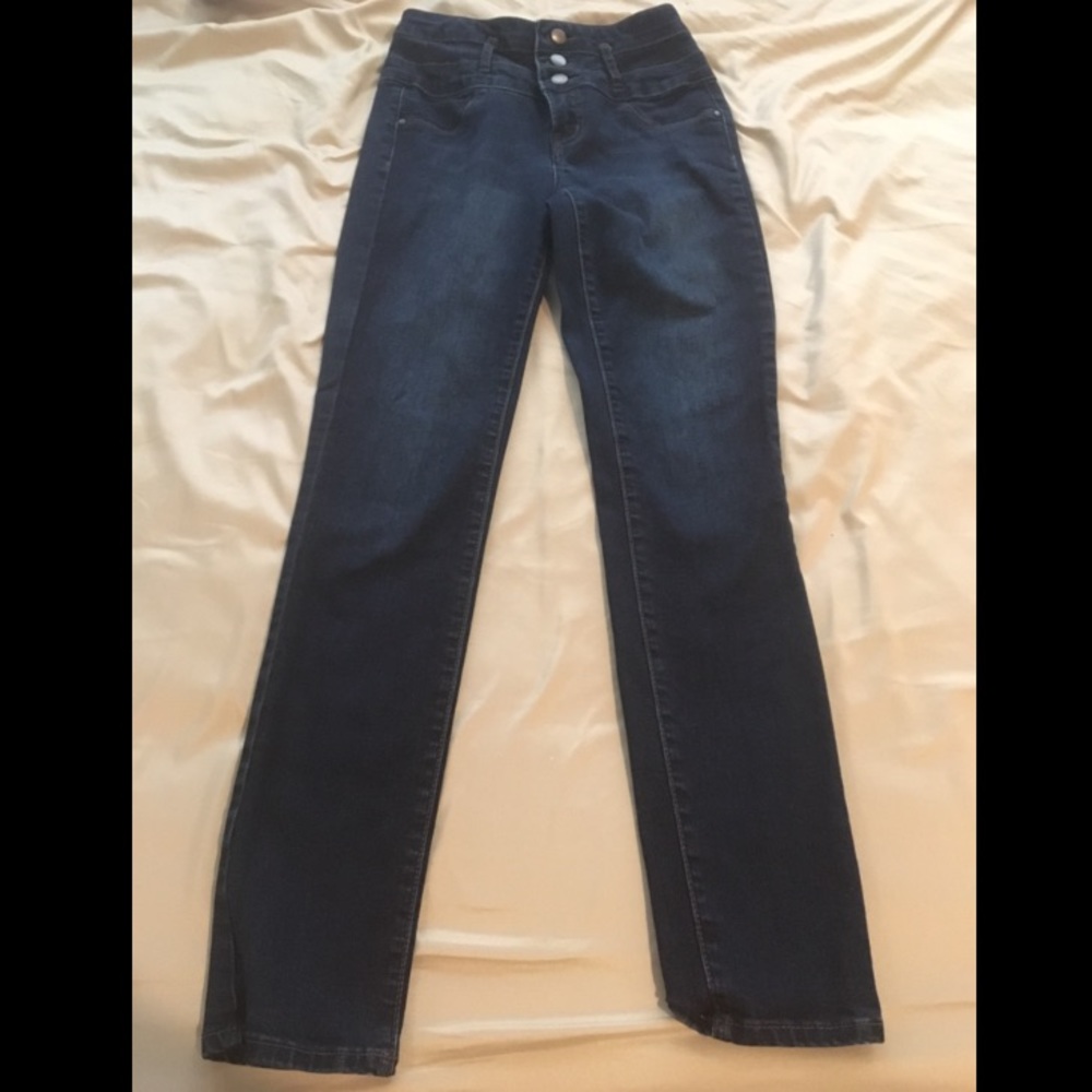 High wasted jeans